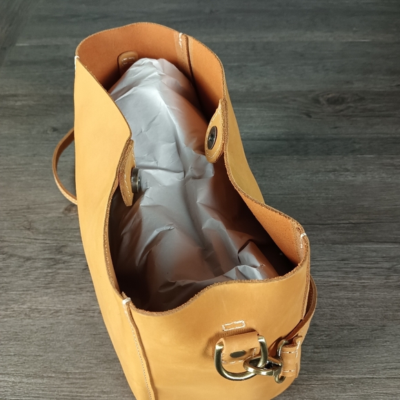 Portland Leather Butterfly Bucket Bag - Picture 5 of 16